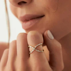 Baguette & Round Diamond Crisscross Ring in 14k Gold