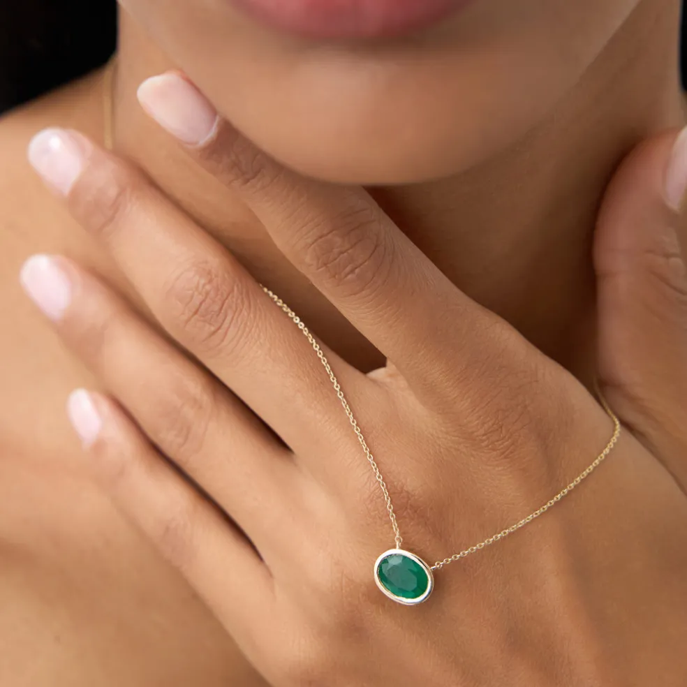 14k 1.55 - 2.20 Ctw Oval Shaped Bezel Setting Emerald Necklace