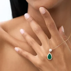14k 2.00 Ctw Pear Shape Emerald and Diamond Halo Setting Necklace