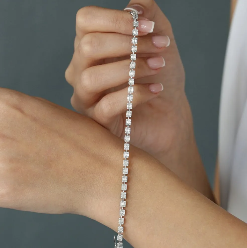 14K Baguette and Round Diamond Illusion Setting Tennis Bracelet