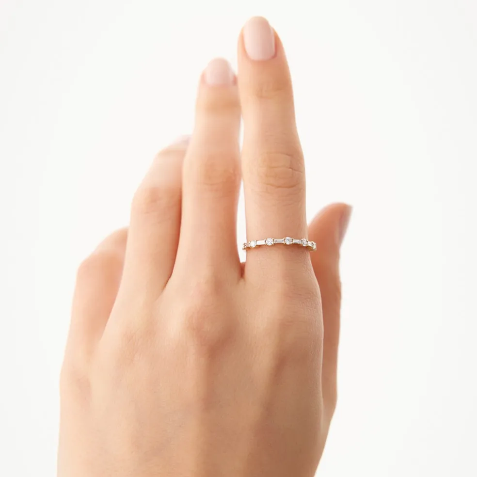 14k Baguette and Round Diamond Alternating Ring