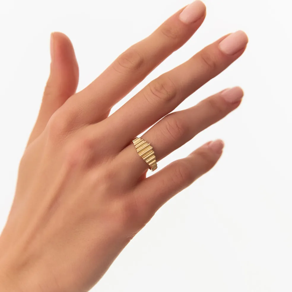 14K Bold Fluted Graduating Gold Ring