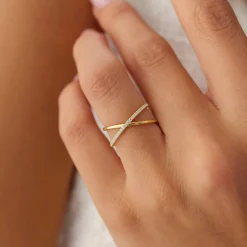 14k Criss Cross Single Side Diamond Ring