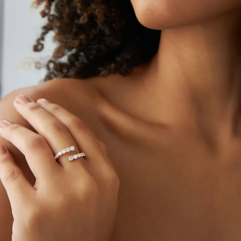 14k Cross Over Graduated Diamond Wrap Ring