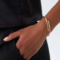 14K Cross Over Graduating Diamond Bangle