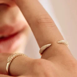 14k Diamond Claw Ring