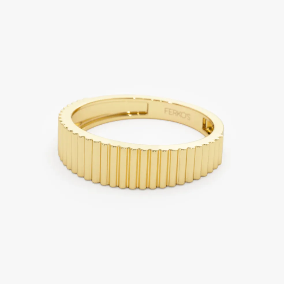 14k Fluted Textured Graduating Ring