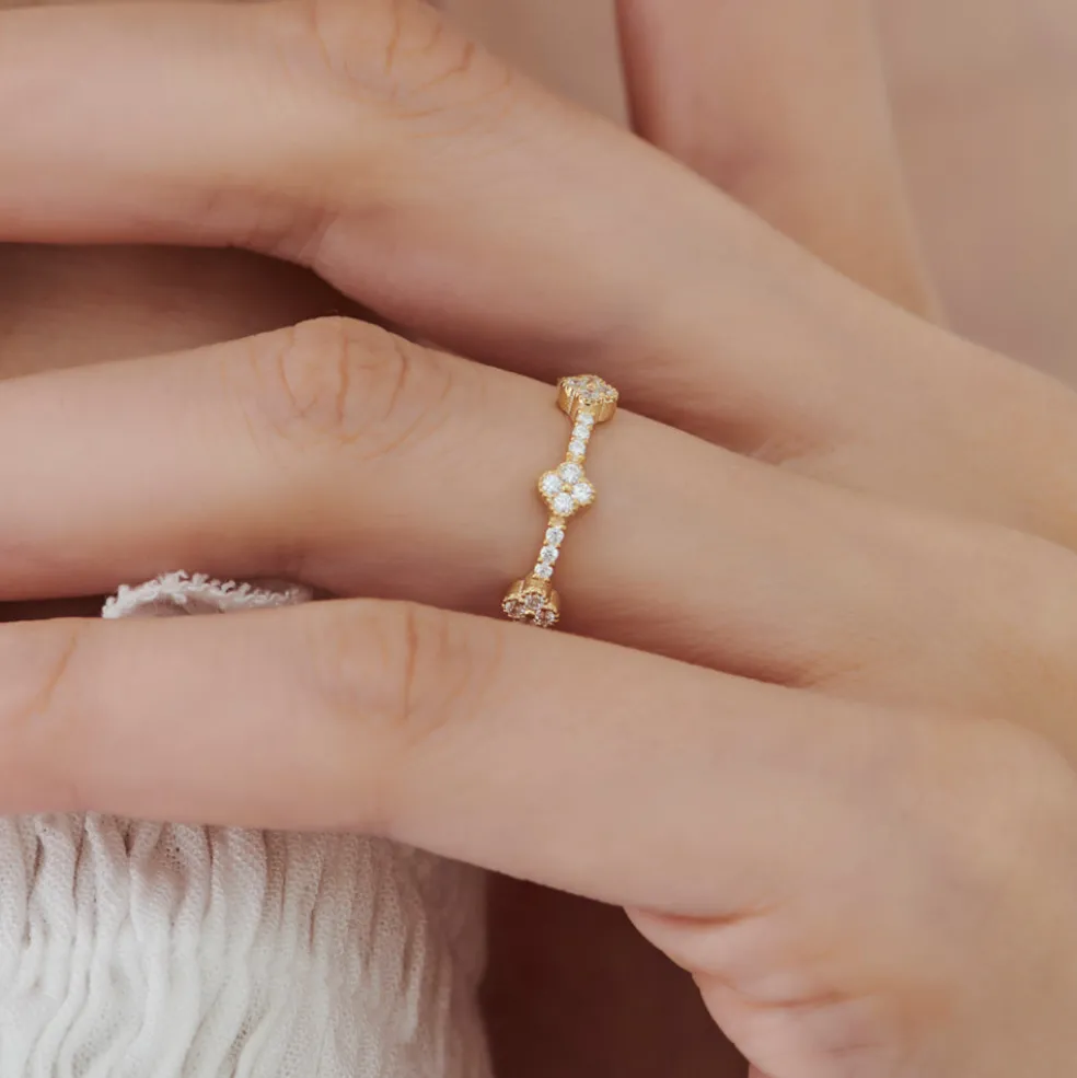 14k Full Eternity Clover Diamond Ring