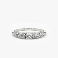 14K Gold 7 Stone Diamond Graduated Wedding Ring