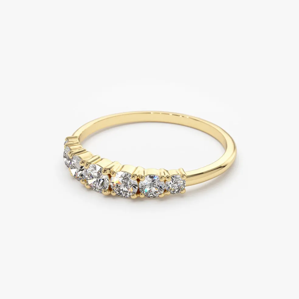 14K Gold 7 Stone Diamond Graduated Wedding Ring