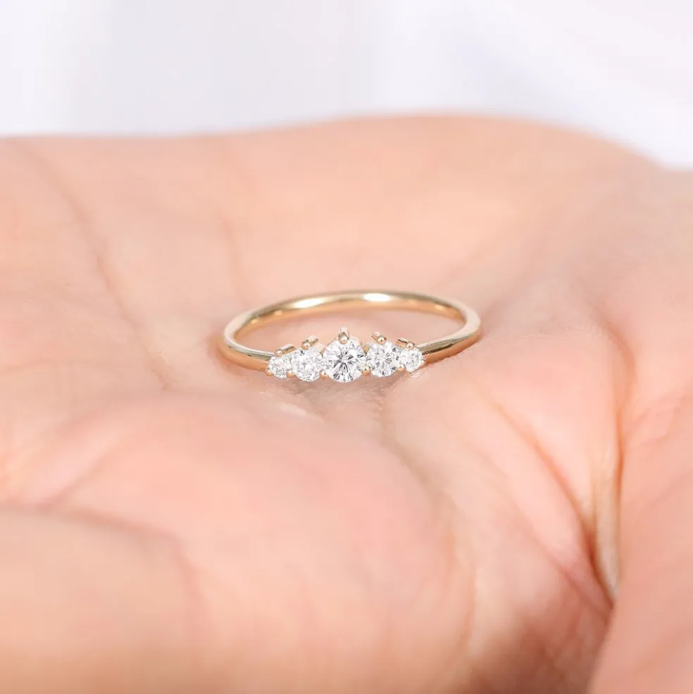 14K Gold 5 Stone Graduating Diamond Wedding Ring