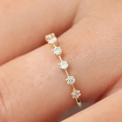 14K Gold 7 Stone Round Diamond Wedding Ring