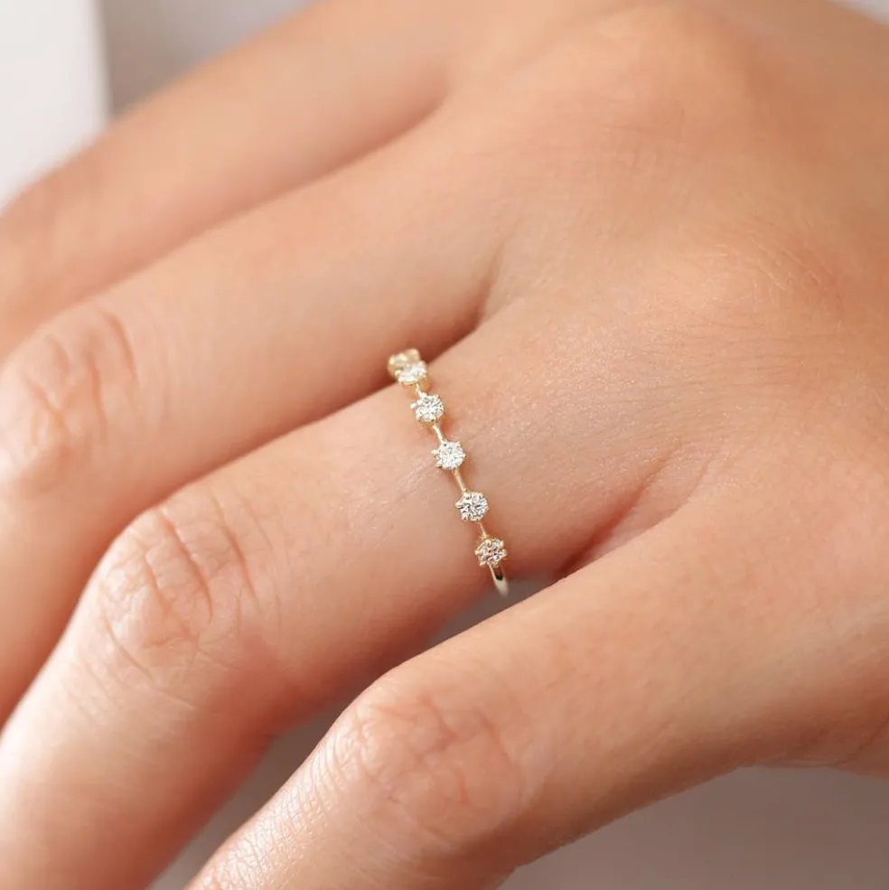 14K Gold 7 Stone Round Diamond Wedding Ring