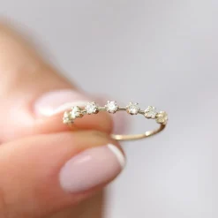 14K Gold 7 Stone Round Diamond Wedding Ring