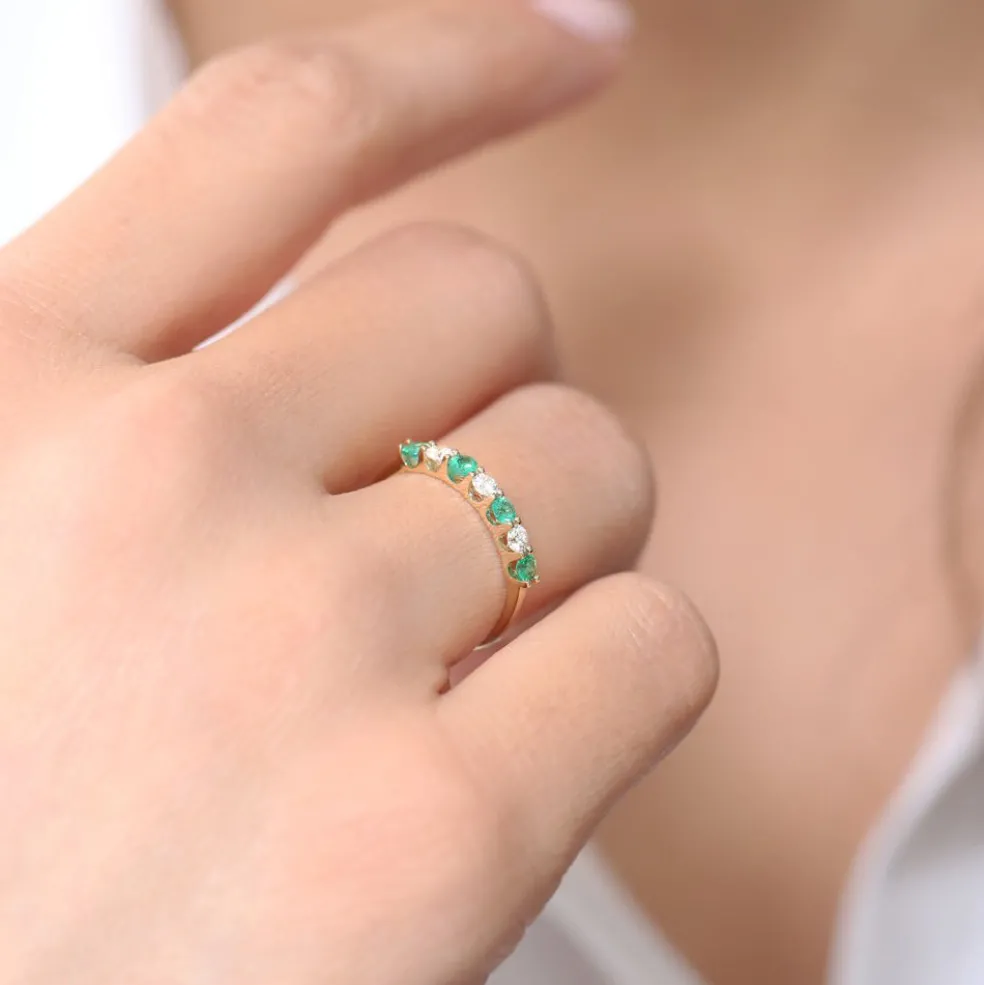 14K Gold Alternating Emerald and Diamond Wedding Band