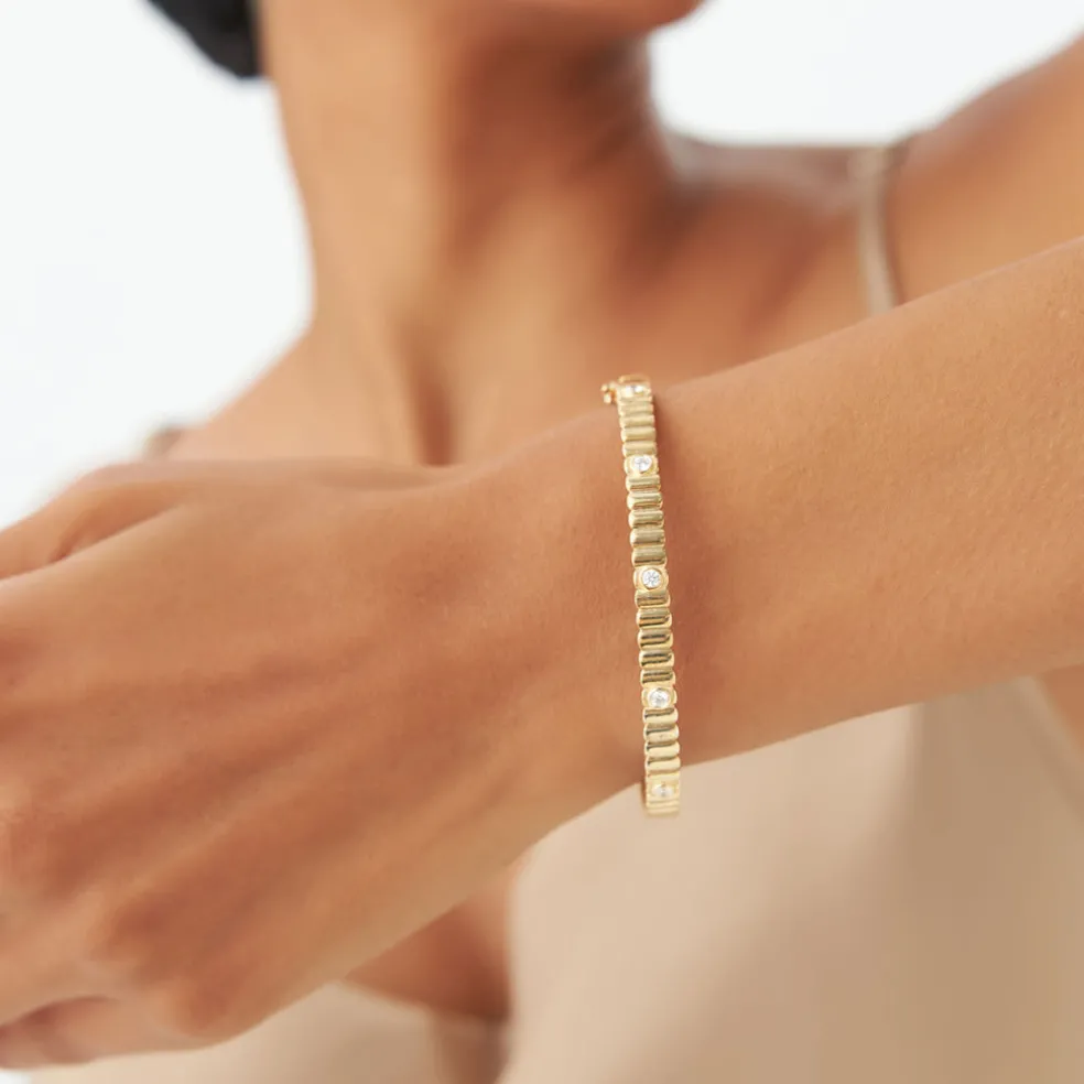 14k Gold Ribbed Diamond Bangle Bracelet