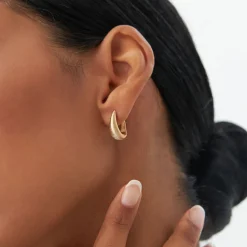 14k Gold Ribbed Teardrop Hoop Earrings