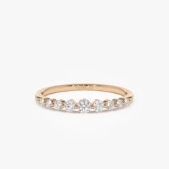 14k Gold Shared Prong Graduating Diamond Wedding Ring