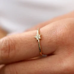 14K Gold Star Shaped Diamond Ring