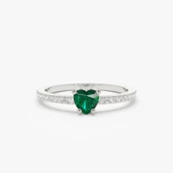 14k Heart-Shaped Emerald Ring