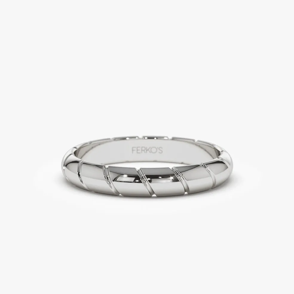 14k 3MM Unique Diagonal Cut Design Gold Ring