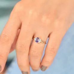 14k Oval Cut Genuine Sapphire Diamond Ring