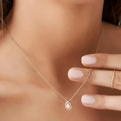 14K Pear Shaped Illusion Setting Halo Diamond Necklace