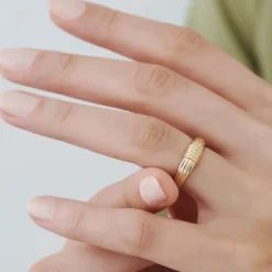 14k Ribbed Dome Graduating Gold Ring