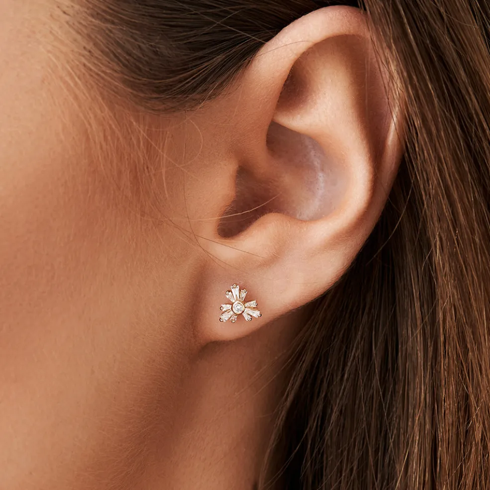 14k Triangle Shaped Tapered Baguette Diamond Stud