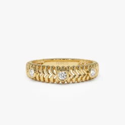 14k Unique Ribbed Three Stone Diamond Ring