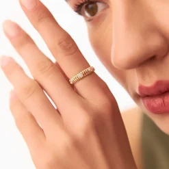 14k Unique Ribbed Three Stone Diamond Ring