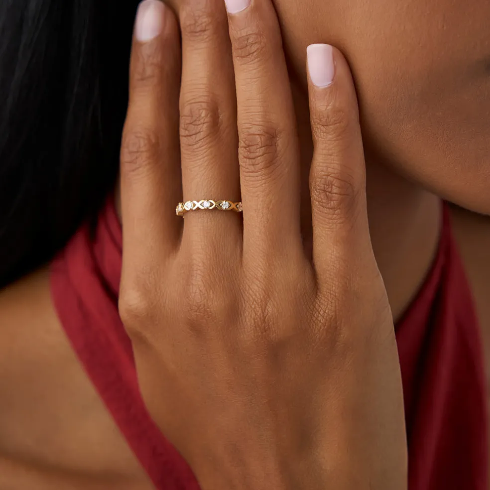 14k X O Design Diamond Wedding RIng