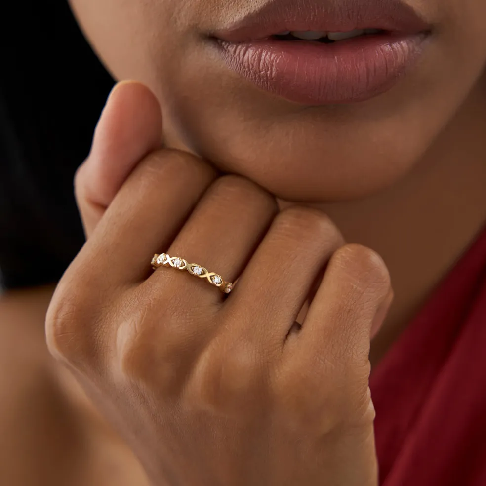 14k X O Design Diamond Wedding RIng